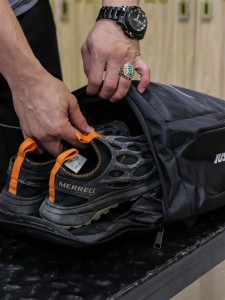 كوله لوازم ورزشي جاكفشي دار قديمي NIKE