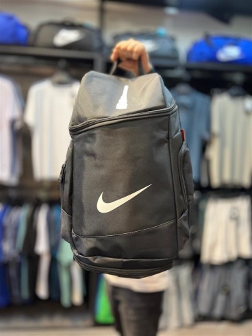 كوله لوازم ورزشي جاكفشي دار قديمي NIKE