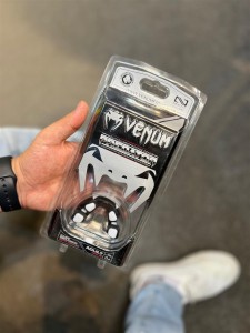 محافظ لثه لوازم ورزشي بوكس VENUM