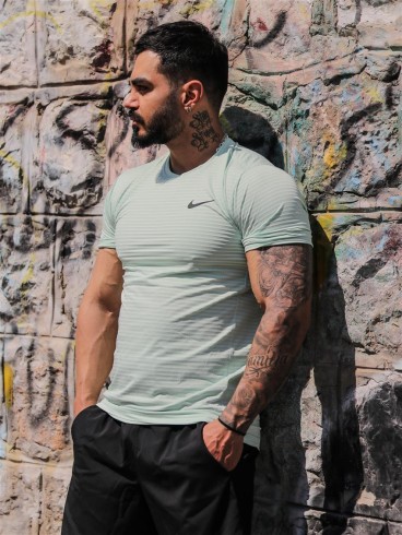 تيشرت مردانه مردانه يوتاب NIKE