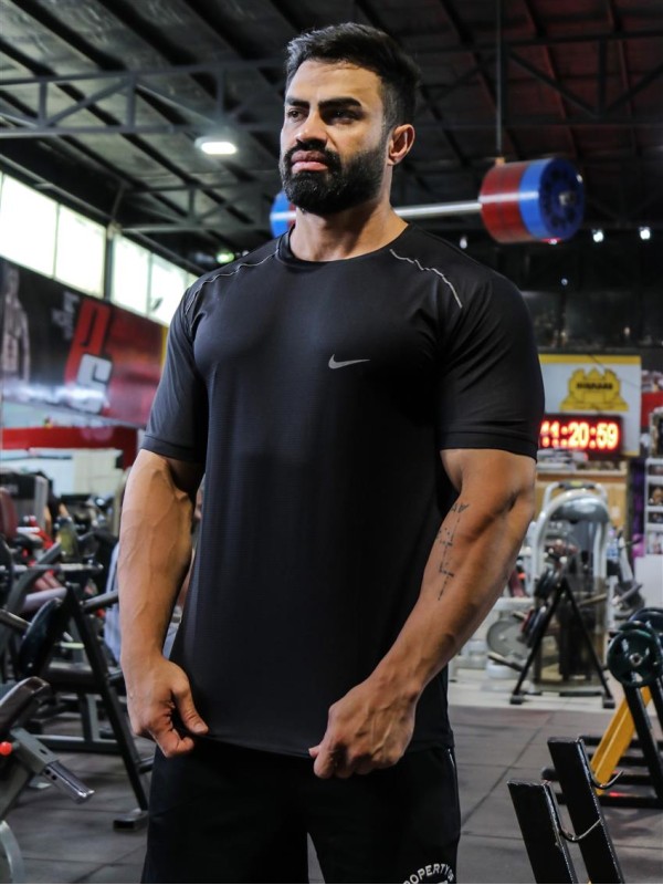 تيشرت مردانه مردانه مغزي خور NIKE
