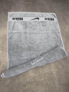 حوله لوازم ورزشي استخري 70*130 NIKE