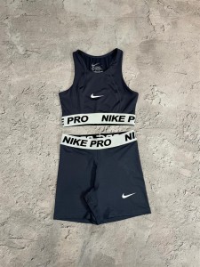 ست نیم تنه و شلوارک Nike Pro