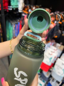 قمقمه لوازم ورزشي ساده sport eyun 700mm