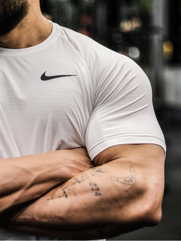 تيشرت مردانه مردانه آستين كوتاه رگلان ميراژ NIKE