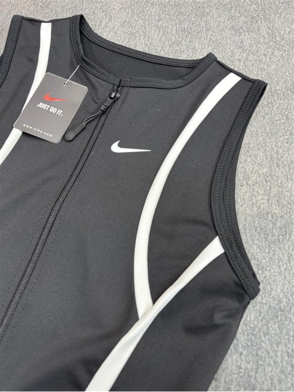 كراپ ورزشي زنانه حلقه اي زيپدار NIKE