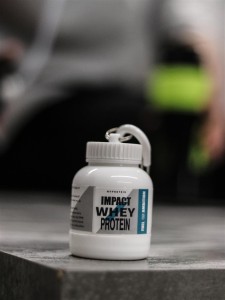 فانل پروتئين و جا قرصي لوازم ورزشي يك تكه my protein