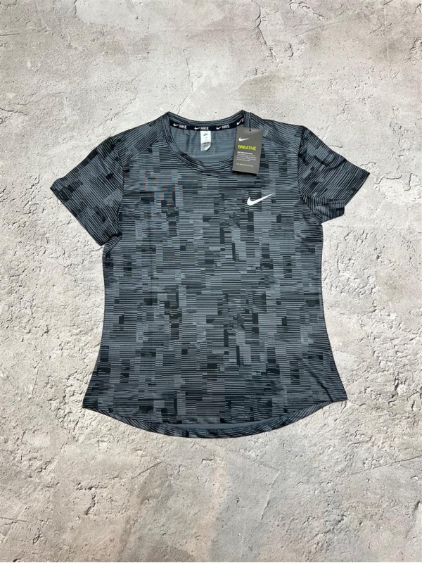 تيشرت زنانه زنانه استين كوتاه طرح كامپيوتري NIKE