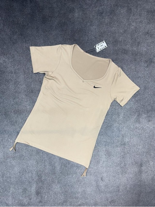 تيشرت زنانه زنانه استين كوتاه گتردار NIKE