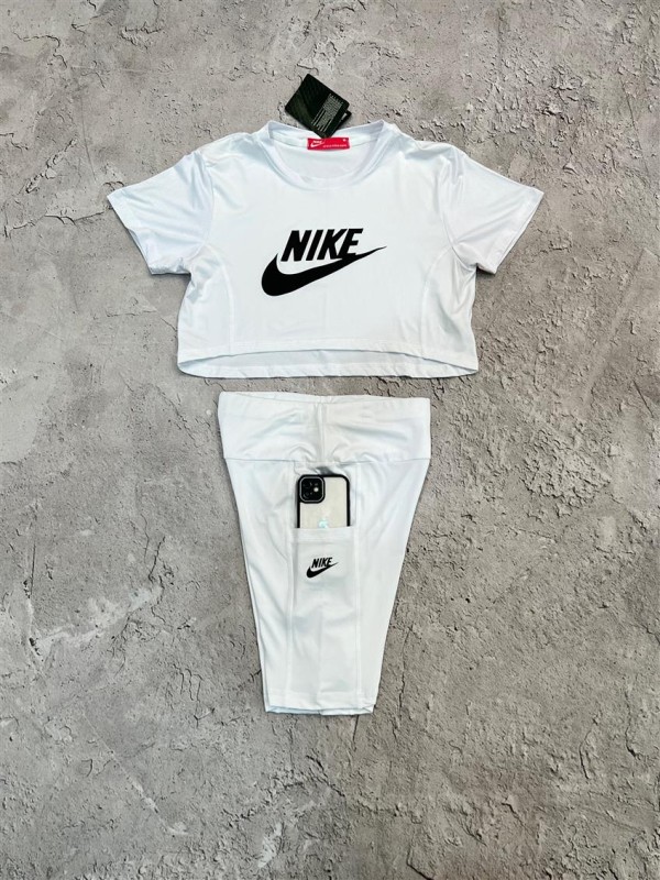 ست ورزشي زنانه زنانه كراپ و شلوارك NIKE