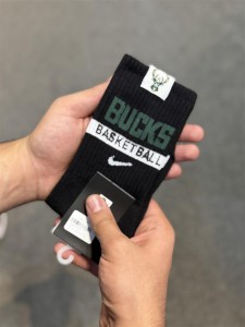 جوراب اسپرت ساق بلند bucks تيكه دوزي