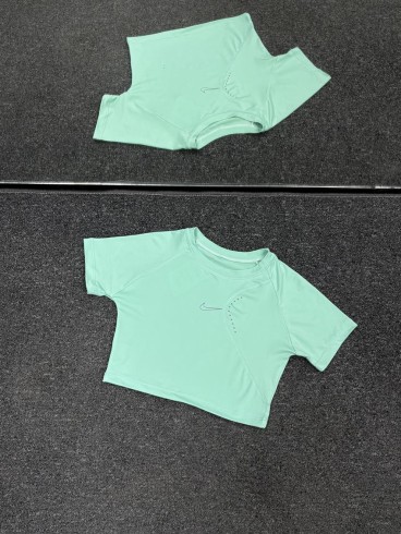 كراپ ورزشي زنانه استين كوتاه hip NIKE