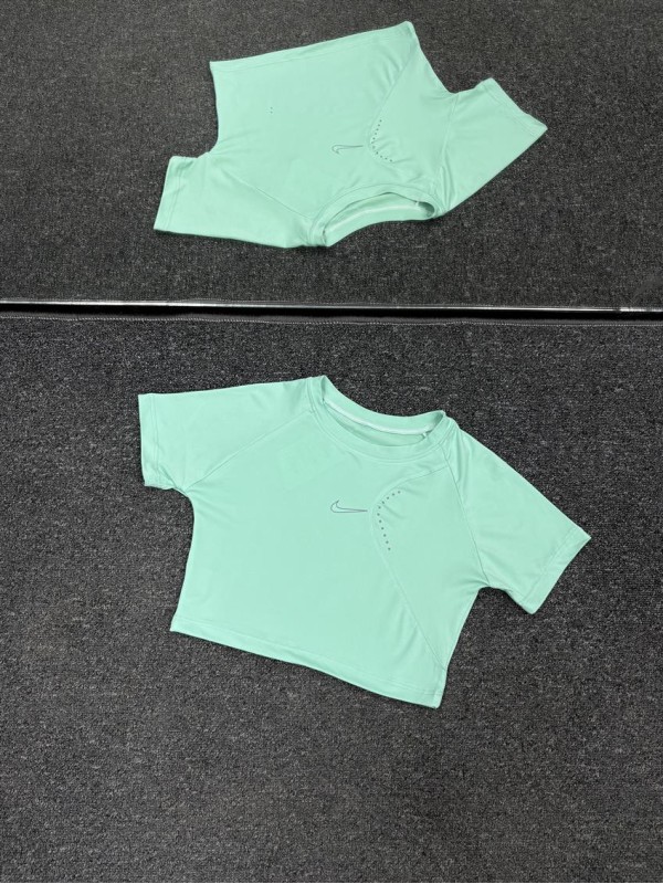 كراپ ورزشي زنانه استين كوتاه hip NIKE