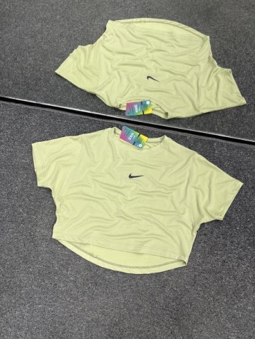 كراپ ورزشي زنانه استين كوتاه karako NIKE