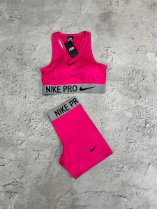 ست ورزشي زنانه زنانه نيم تنه و شلوارك NIKE PRO