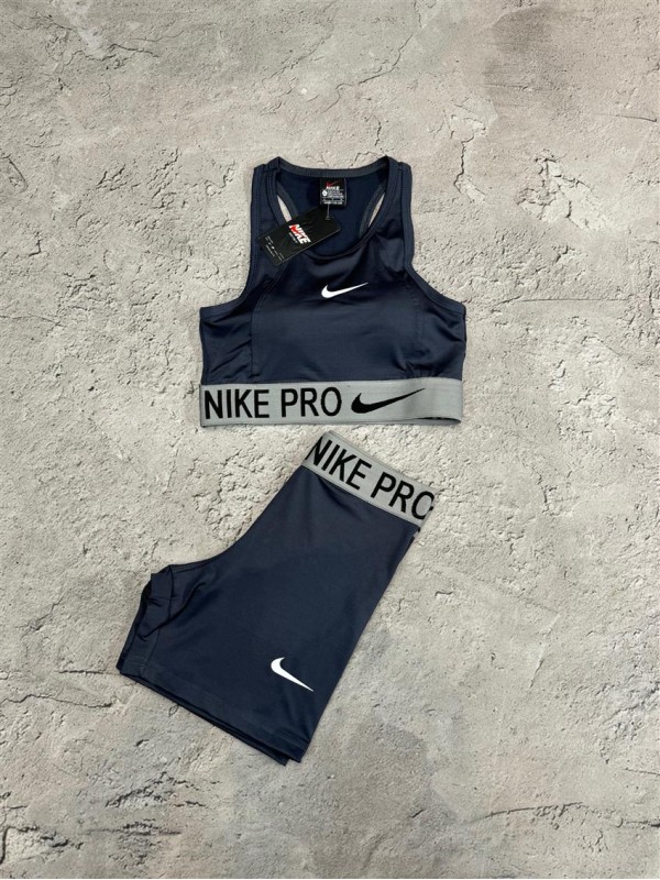 ست ورزشي زنانه زنانه نيم تنه و شلوارك NIKE PRO