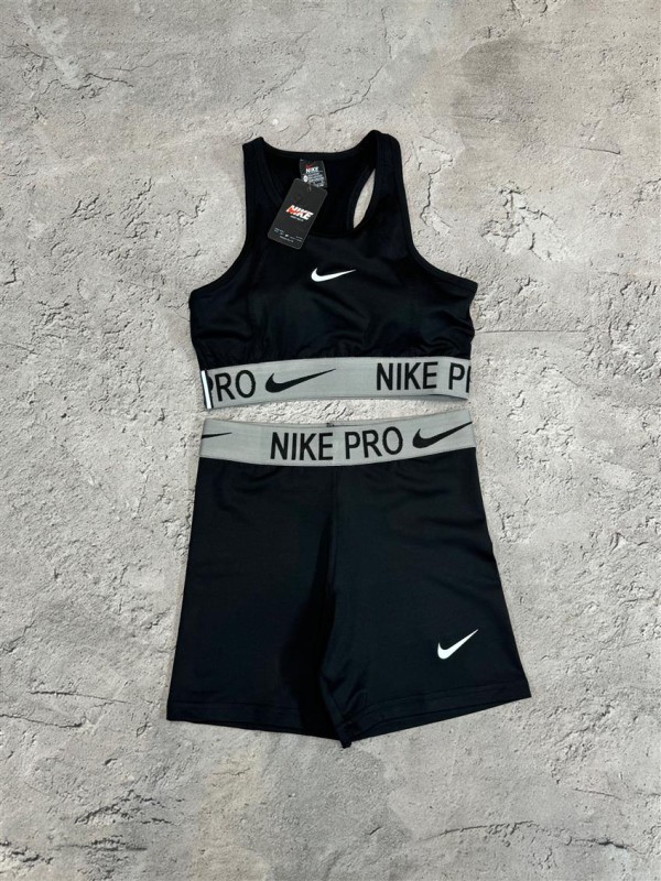 ست ورزشي زنانه زنانه نيم تنه و شلوارك NIKE PRO