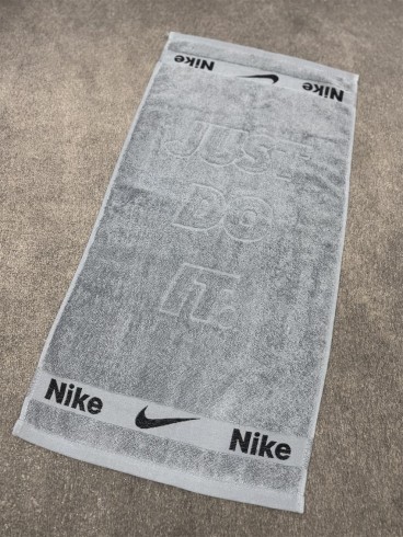حوله لوازم ورزشي باشگاهي 40*80 كاور دار NIKE
