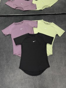 تیشرت زنانه Nike 027