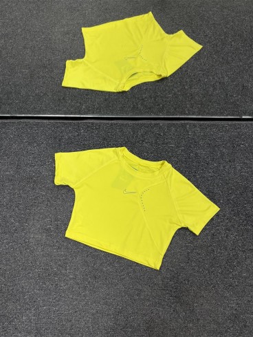 كراپ ورزشي زنانه استين كوتاه hip NIKE