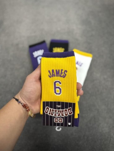 جوراب اسپرت ساق بلند james