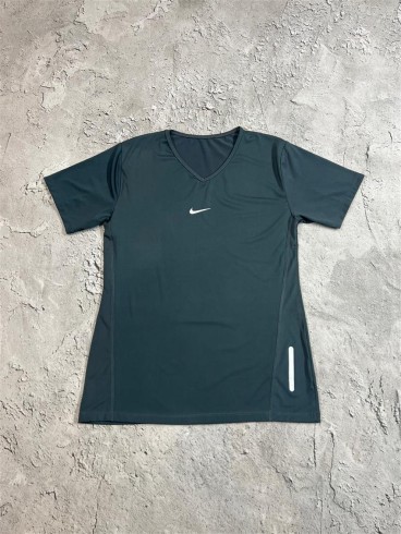 تيشرت زنانه زنانه استين كوتاه يقه 7 NIKE