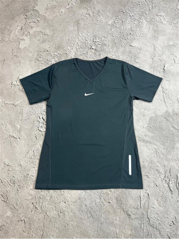 تيشرت زنانه زنانه استين كوتاه يقه 7 NIKE