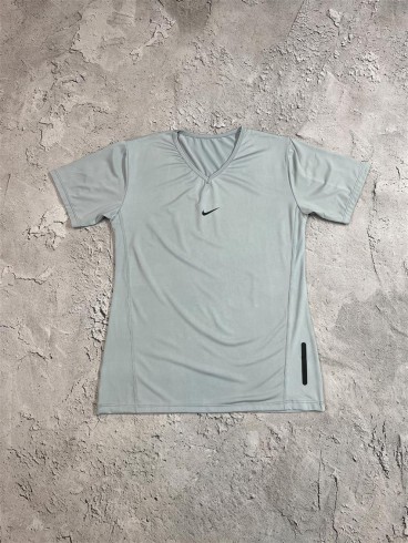 تيشرت زنانه زنانه استين كوتاه يقه 7 NIKE