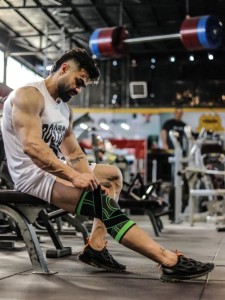 زانوبند لوازم ورزشي قالبي 8803