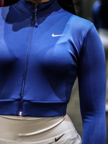 كراپ ورزشي زنانه استين بلند زيپدار NIKE