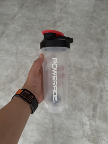 شيكر لوازم ورزشي يه تيكه Powerade