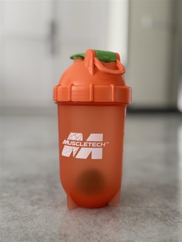 شيكر لوازم ورزشي يه تيكه MuscleTech