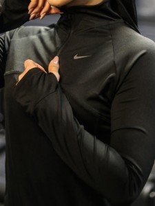 تيشرت زنانه زنانه آستين بلند يقه نيم زيپ NIKE