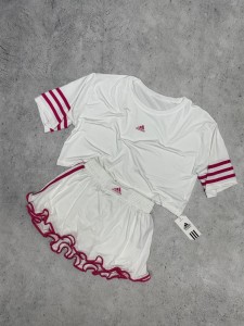 ست ورزشي زنانه زنانه كراپ و دامن ADIDAS
