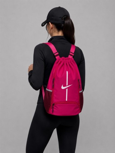 كوله لوازم ورزشي جاكفشي دار اليزه NIKE