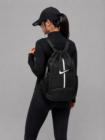 كوله لوازم ورزشي جاكفشي دار اليزه NIKE