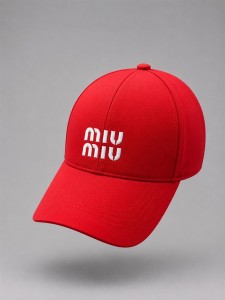 كلاه لوازم ورزشي نقابدار كتان Miu Miu