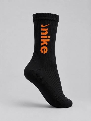 جوراب اسپرت ساق بلند نوشته NIKE
